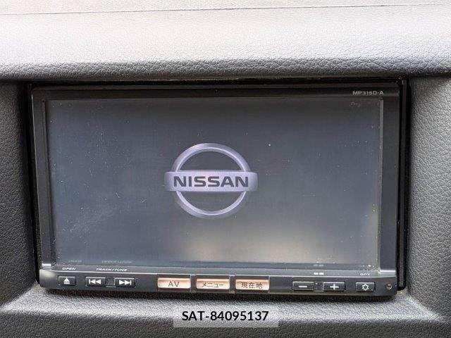 Nissan NV350 Caravan 2015-09 8337263-3