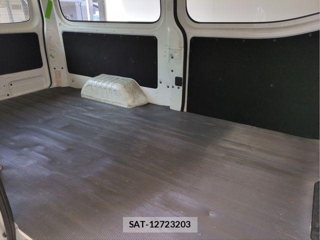 Nissan NV350 Caravan 2021-02 8355278-27