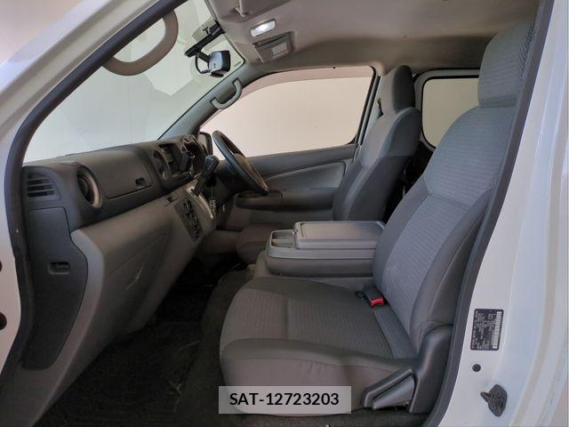 Nissan NV350 Caravan 2021-02 8355278-3