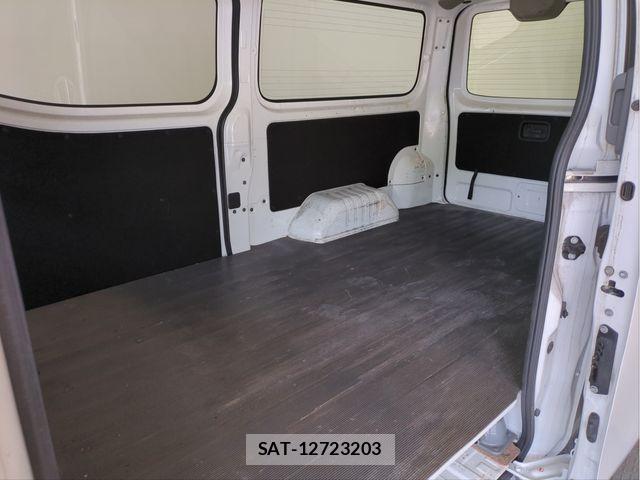 Nissan NV350 Caravan 2021-02 8355278-5