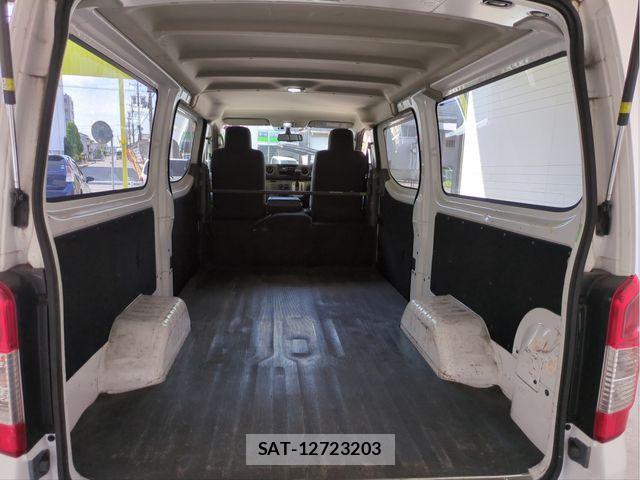 Nissan NV350 Caravan 2021-02 8355278-6