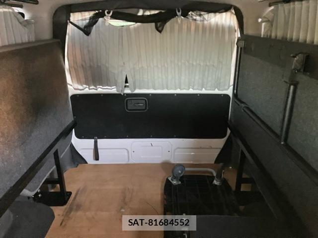 Nissan NV350 Caravan 2012-11 8355281-13