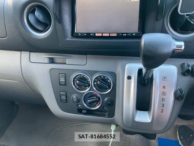 Nissan NV350 Caravan 2012-11 8355281-21