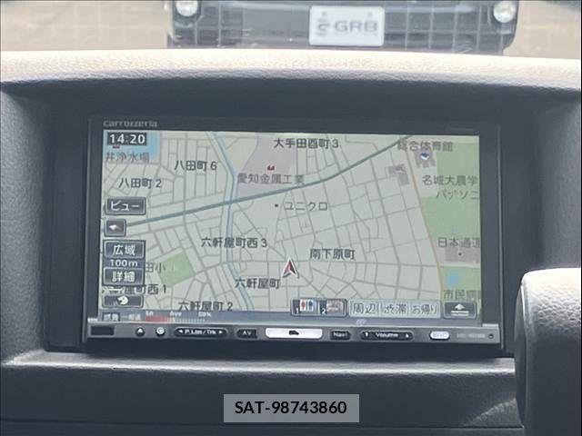Nissan NV350 Caravan 2017-08 8355279-11