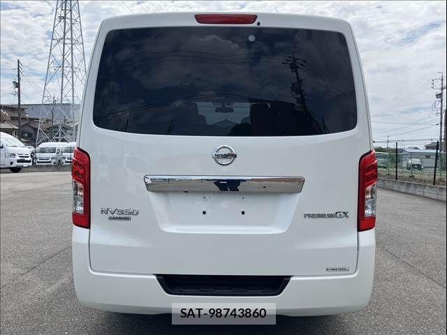 Nissan NV350 Caravan 2017-08 8355279-17