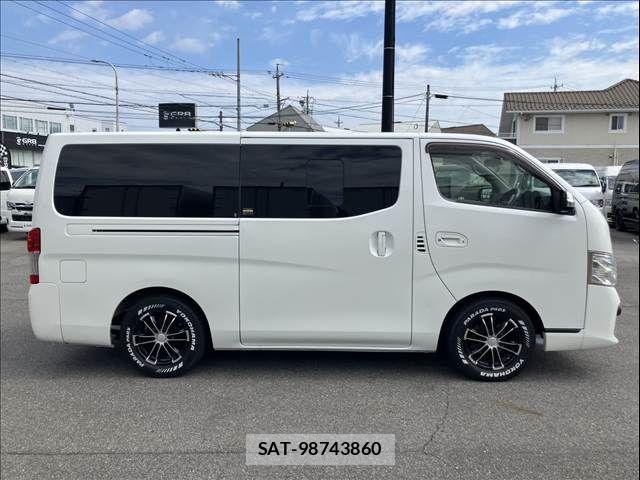 Nissan NV350 Caravan 2017-08 8355279-18
