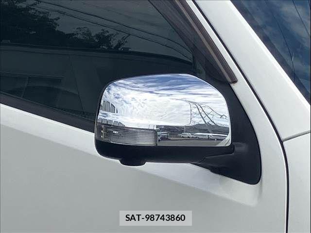 Nissan NV350 Caravan 2017-08 8355279-29