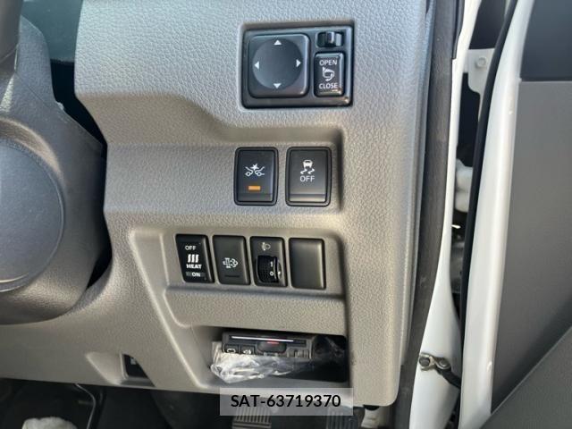 Nissan NV350 Caravan 2016-12 8355280-20