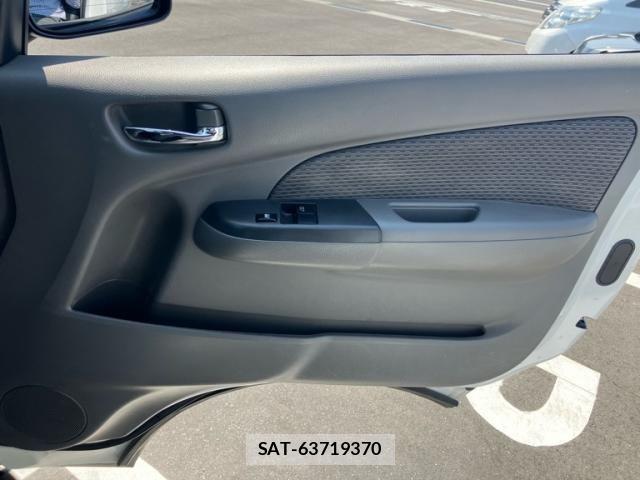Nissan NV350 Caravan 2016-12 8355280-21