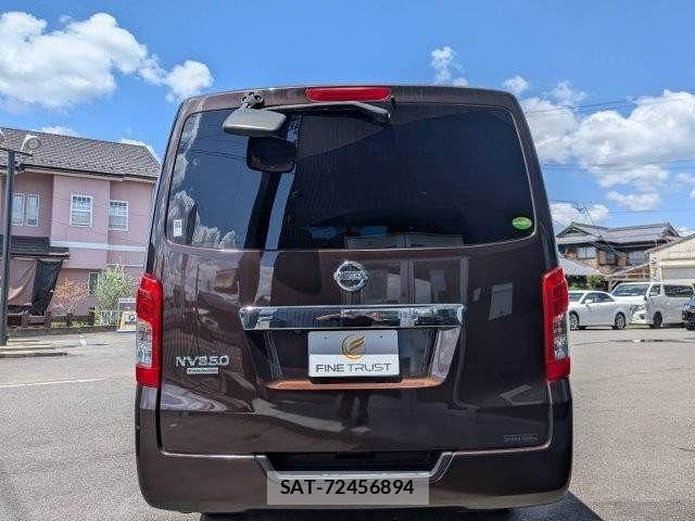 Nissan NV350 Caravan 2018-04 8367927-18