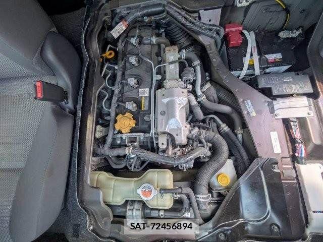 Nissan NV350 Caravan 2018-04 8367927-29