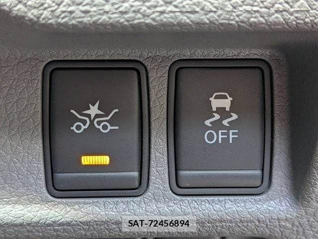 Nissan NV350 Caravan 2018-04 8367927-6