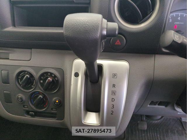 Nissan NV350 Caravan 2015-10 8367933-10