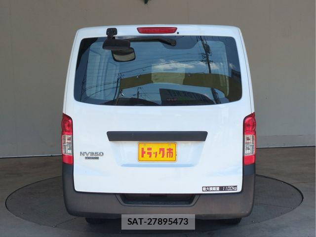 Nissan NV350 Caravan 2015-10 8367933-17