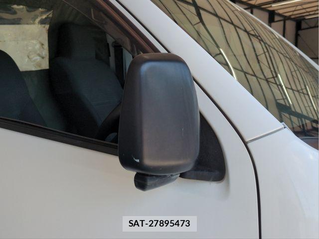 Nissan NV350 Caravan 2015-10 8367933-21