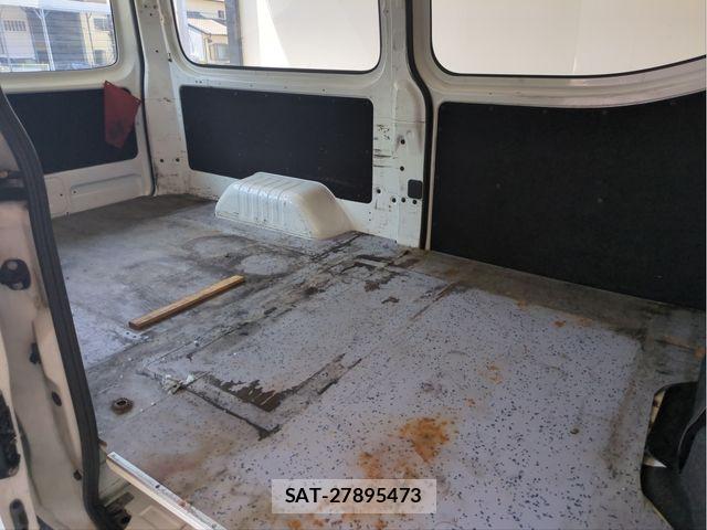 Nissan NV350 Caravan 2015-10 8367933-26