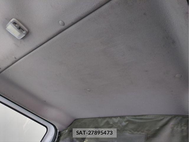 Nissan NV350 Caravan 2015-10 8367933-5