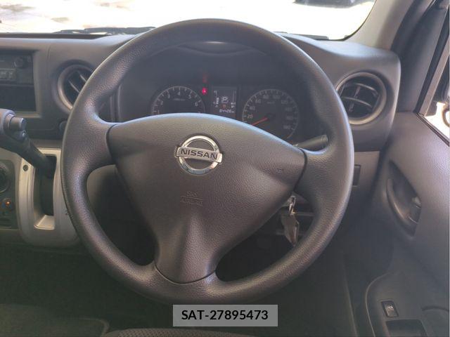Nissan NV350 Caravan 2015-10 8367933-8