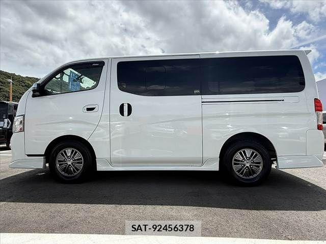 Nissan NV350 Caravan 2018-04 8367930-11