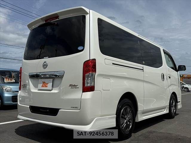 Nissan NV350 Caravan 2018-04 8367930-12