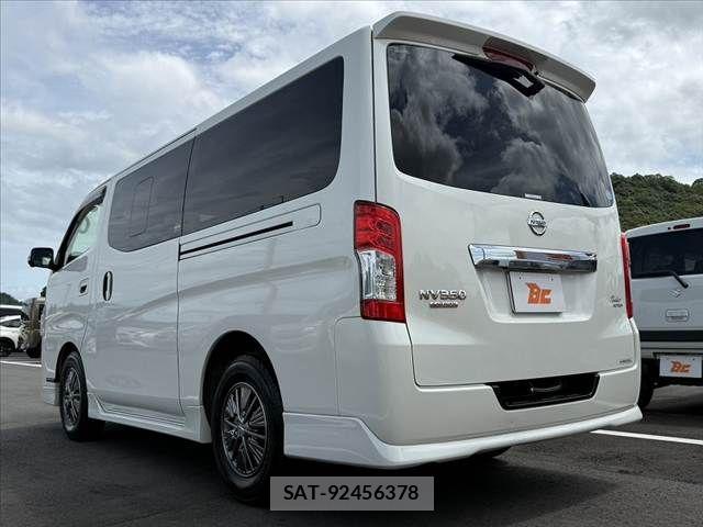 Nissan NV350 Caravan 2018-04 8367930-14