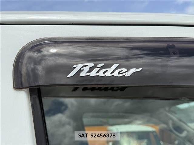 Nissan NV350 Caravan 2018-04 8367930-26