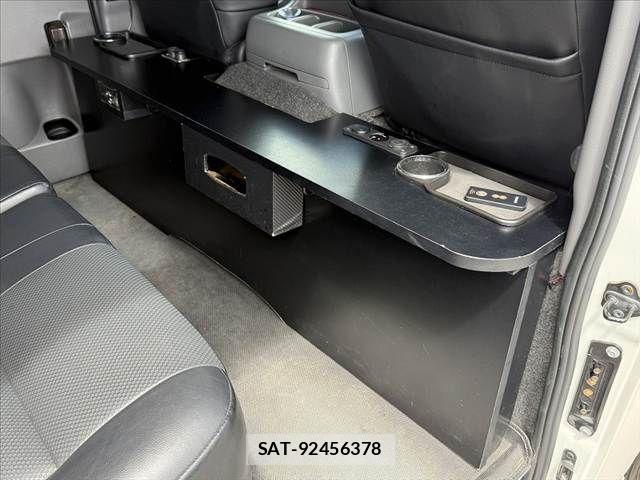 Nissan NV350 Caravan 2018-04 8367930-27