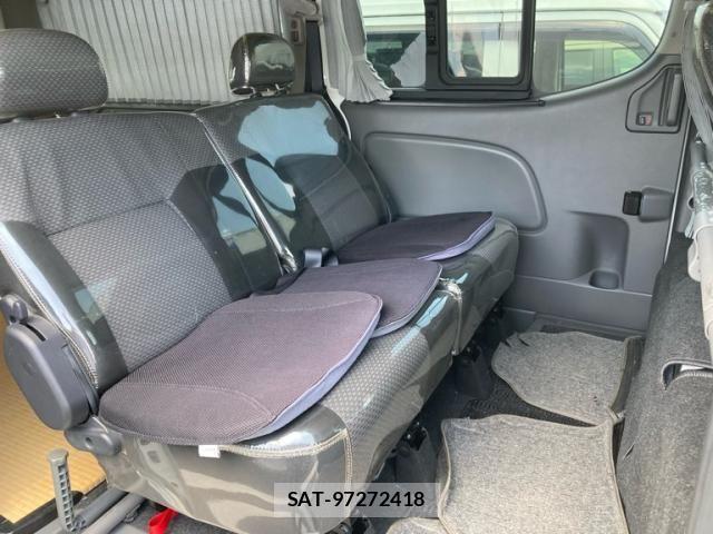 Nissan NV350 Caravan 2013-08 8367929-13