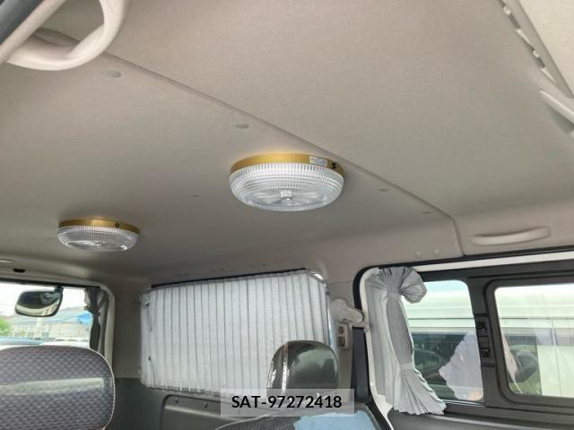 Nissan NV350 Caravan 2013-08 8367929-15