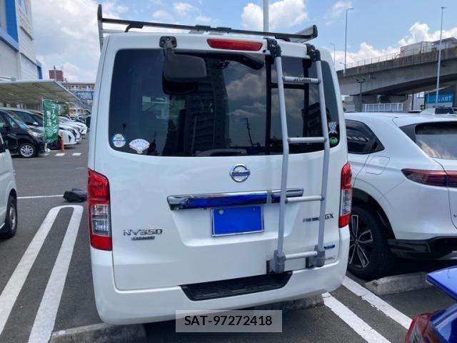 Nissan NV350 Caravan 2013-08 8367929-1