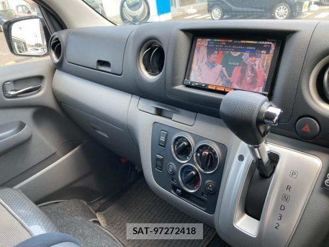 Nissan NV350 Caravan 2013-08 8367929-20