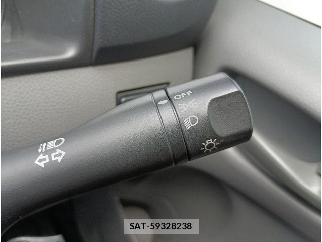 Nissan NV350 Caravan 2020-02 8371998-19