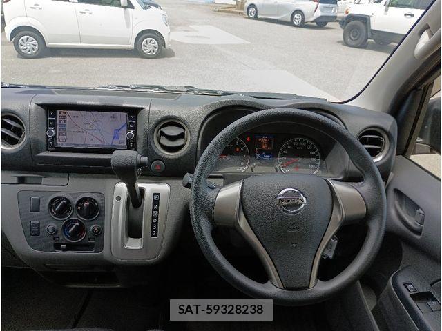 Nissan NV350 Caravan 2020-02 8371998-2