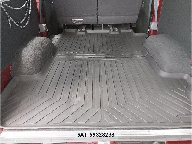 Nissan NV350 Caravan 2020-02 8371998-7