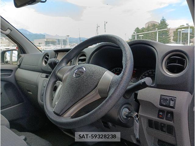 Nissan NV350 Caravan 2020-02 8371998-8