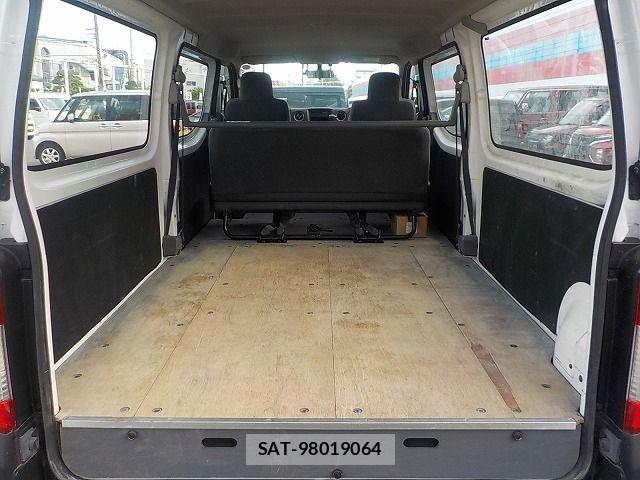 Nissan NV350 Caravan 2020-05 8414149-11