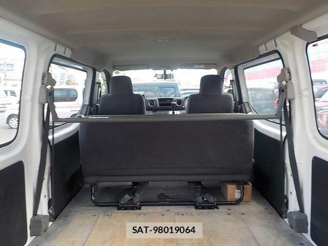 Nissan NV350 Caravan 2020-05 8414149-12