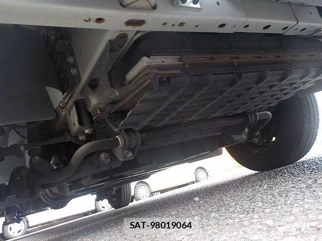 Nissan NV350 Caravan 2020-05 8414149-18