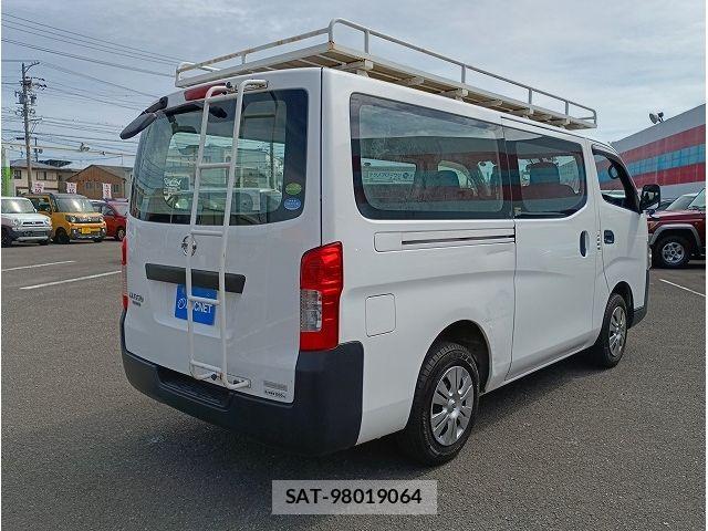 Nissan NV350 Caravan 2020-05 8414149-1