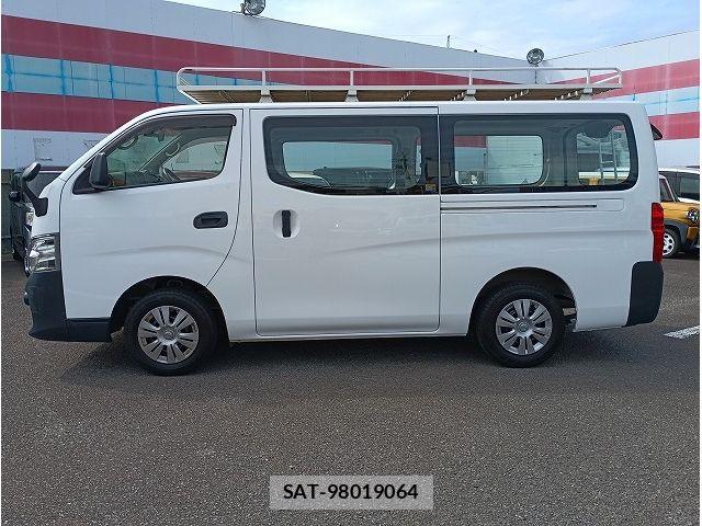 Nissan NV350 Caravan 2020-05 8414149-5