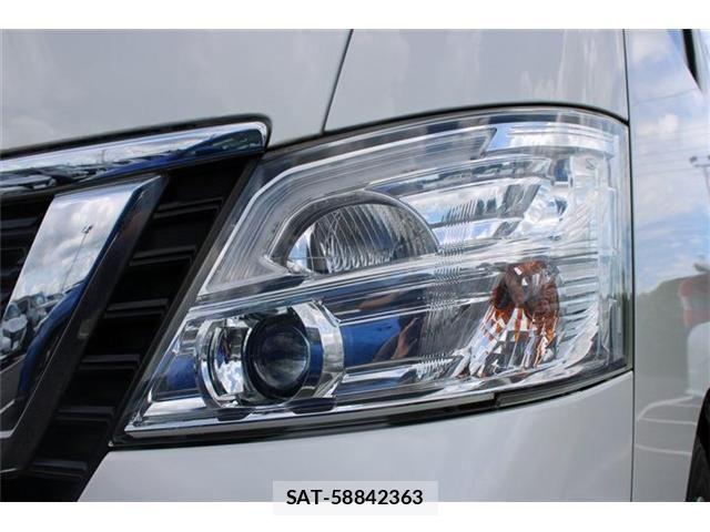 Nissan NV350 Caravan 2017-09 8458131-10