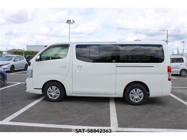Nissan NV350 Caravan 2017-09 8458131-12