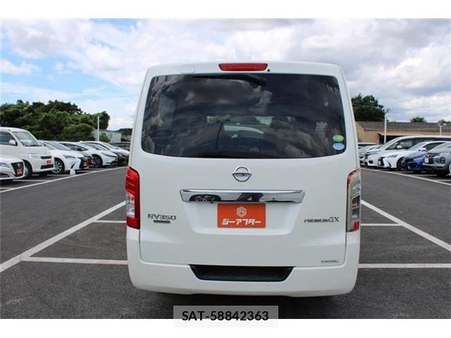 Nissan NV350 Caravan 2017-09 8458131-14