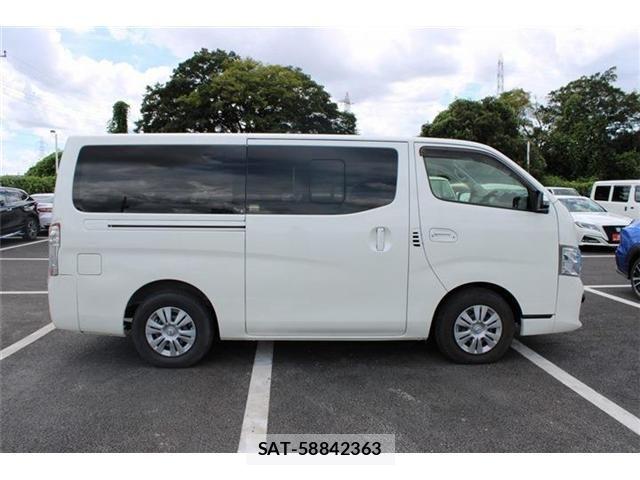 Nissan NV350 Caravan 2017-09 8458131-18