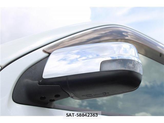 Nissan NV350 Caravan 2017-09 8458131-20