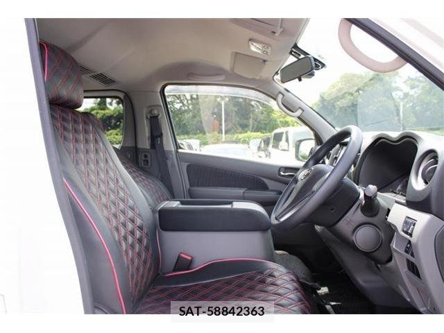 Nissan NV350 Caravan 2017-09 8458131-29