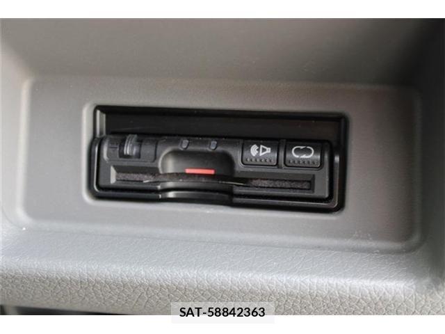 Nissan NV350 Caravan 2017-09 8458131-4