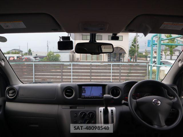 Nissan NV350 Caravan 2019-11 8458128-9