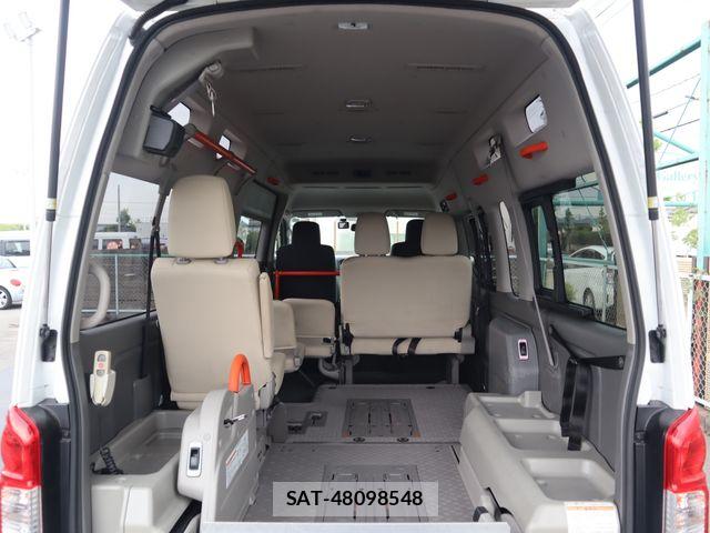 Nissan NV350 Caravan 2019-11 8458128-1