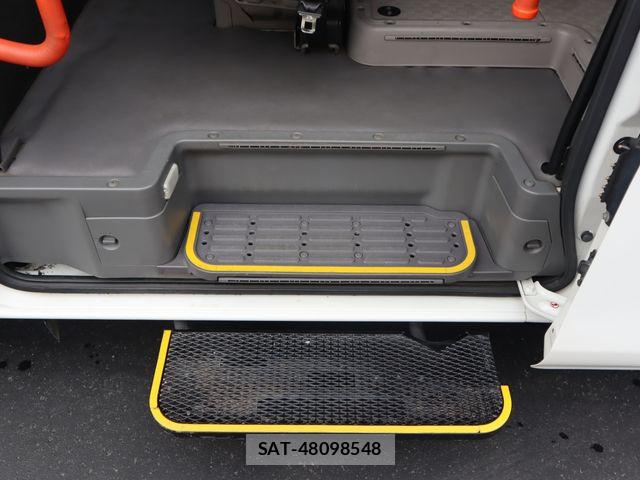 Nissan NV350 Caravan 2019-11 8458128-21